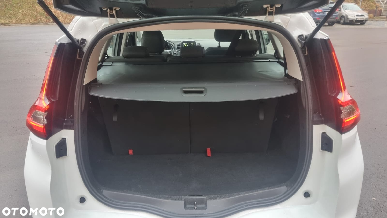 Renault Grand Scenic Gr 1.3 TCe FAP Winter Edition - 14
