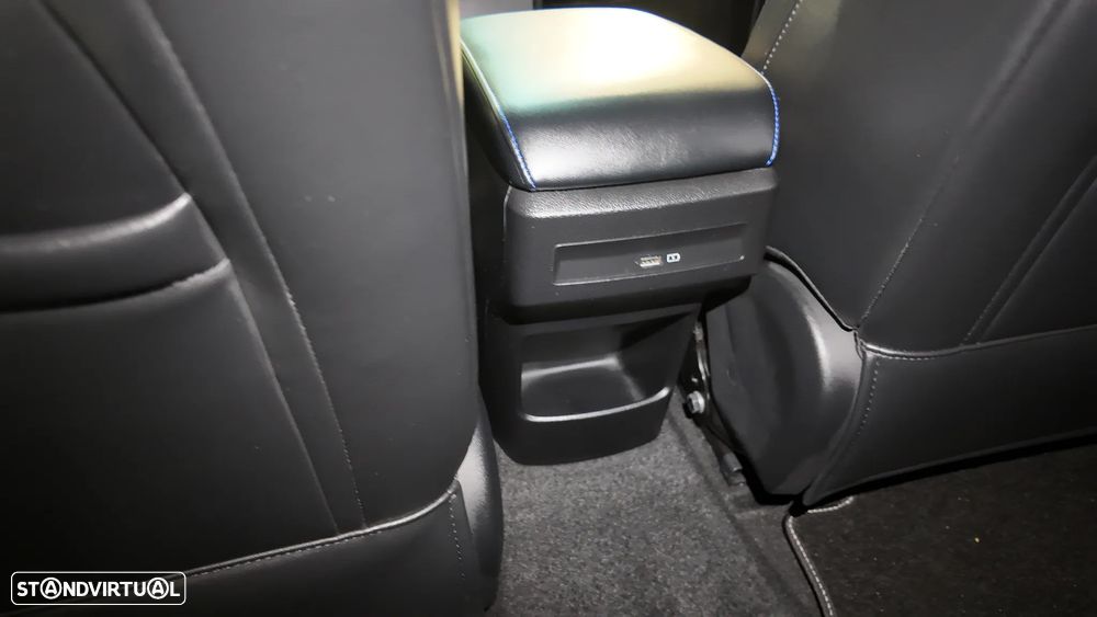 MG MG4 64 kWh Luxury - 37