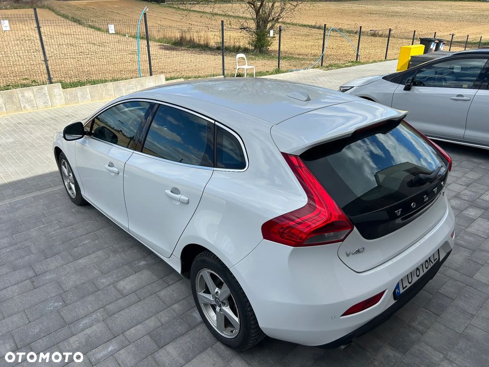 Volvo V40 D3 Geartronic Momentum - 18