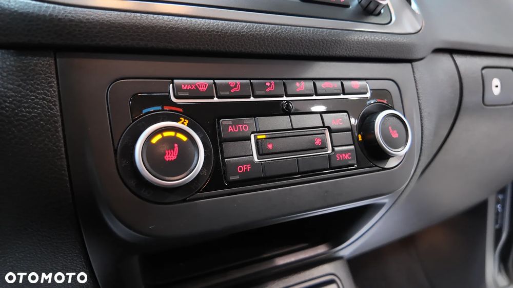 Volkswagen Golf Plus 1.6 TDI DPF MATCH - 24