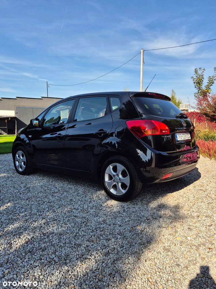 Kia Venga 1.6 CVVT Black Collection - 6