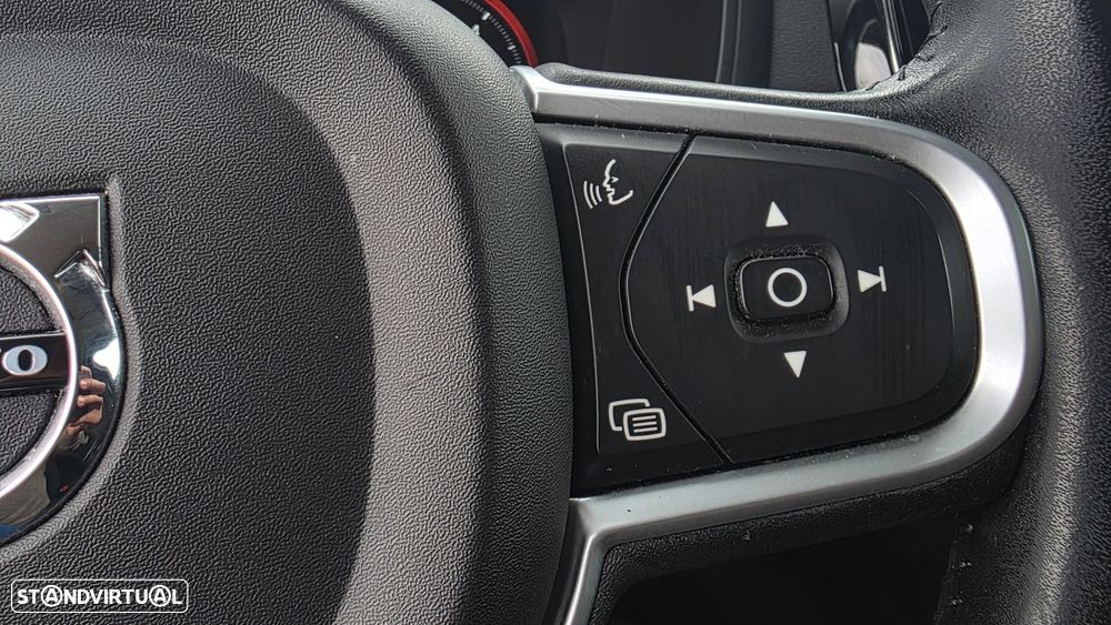 Volvo V60 2.0 D3 Momentum Core - 26