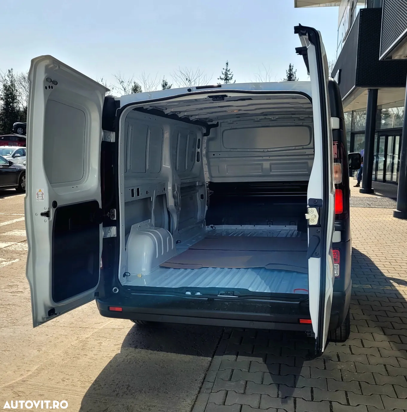 Renault Trafic Furgon - 10