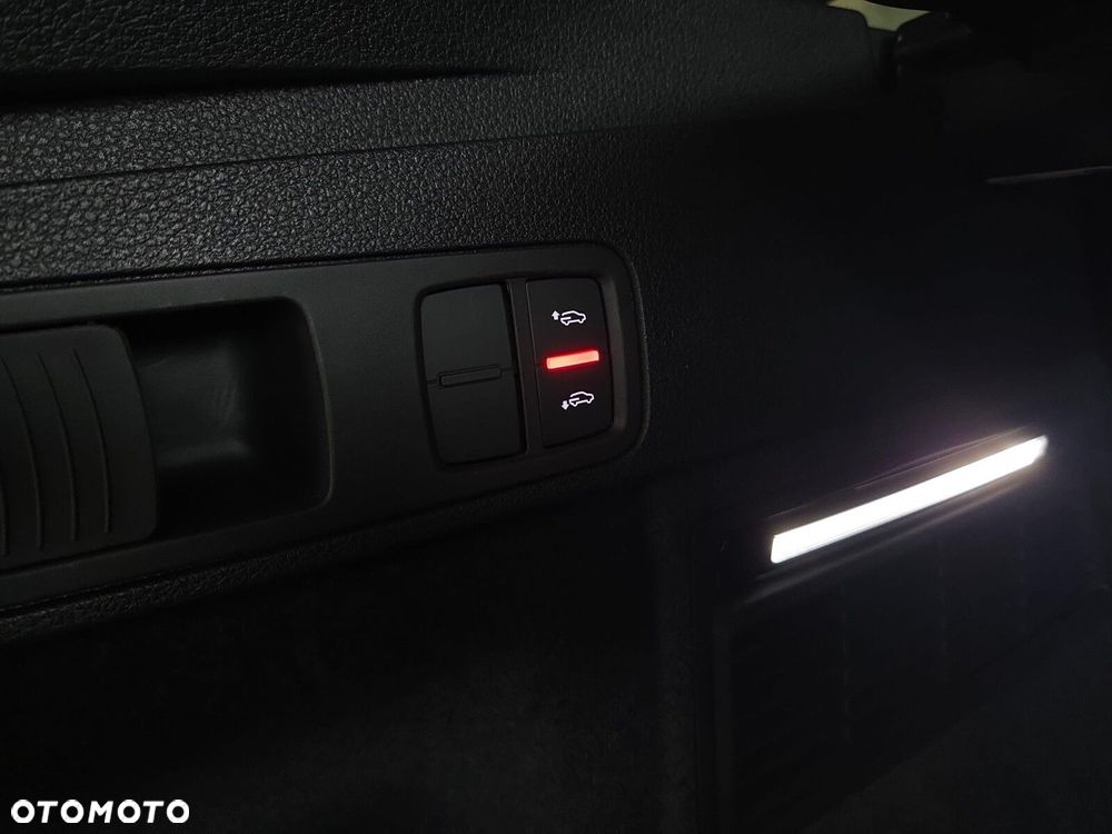 Audi Q5 Sportback - 31