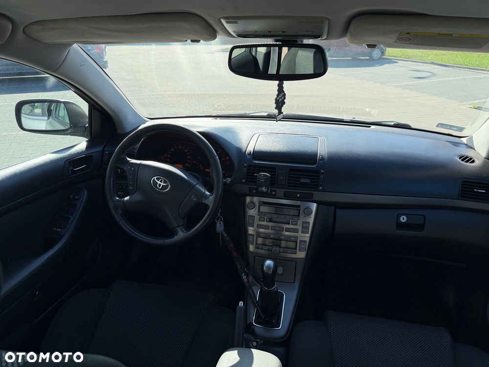 Toyota Avensis 2.0 D-4D Sol - 8