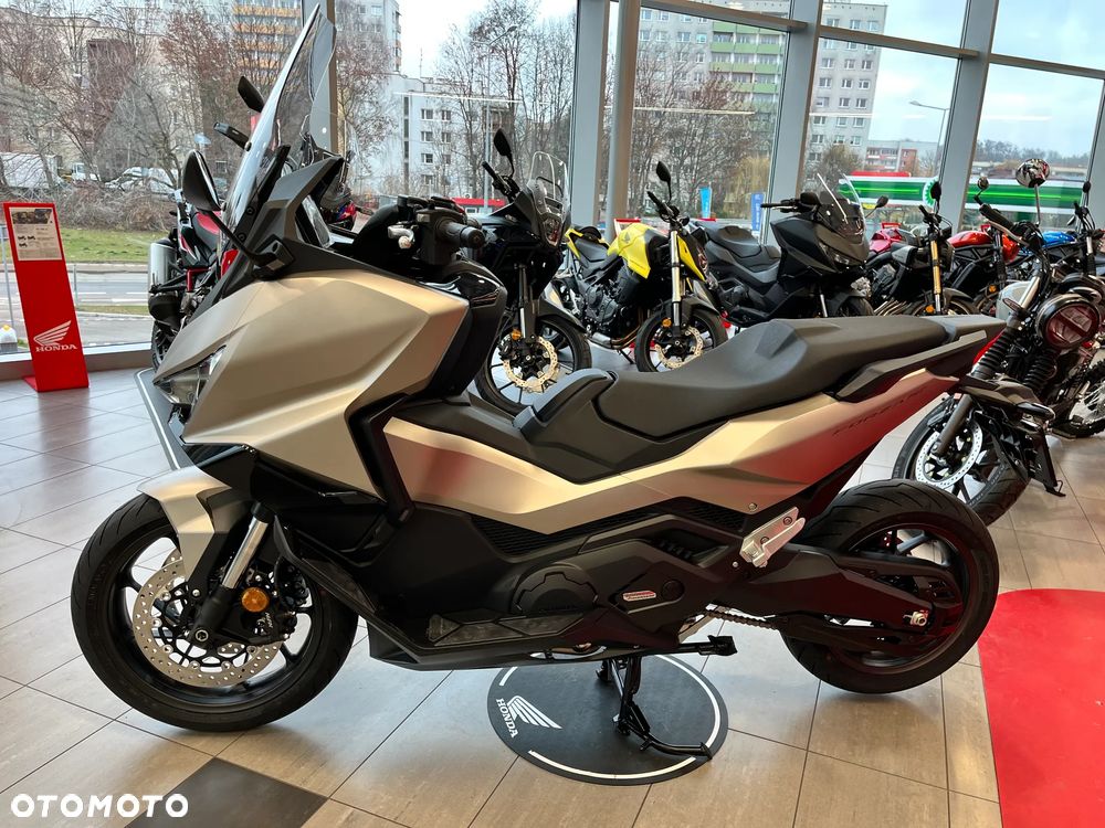 Honda NSS - 5