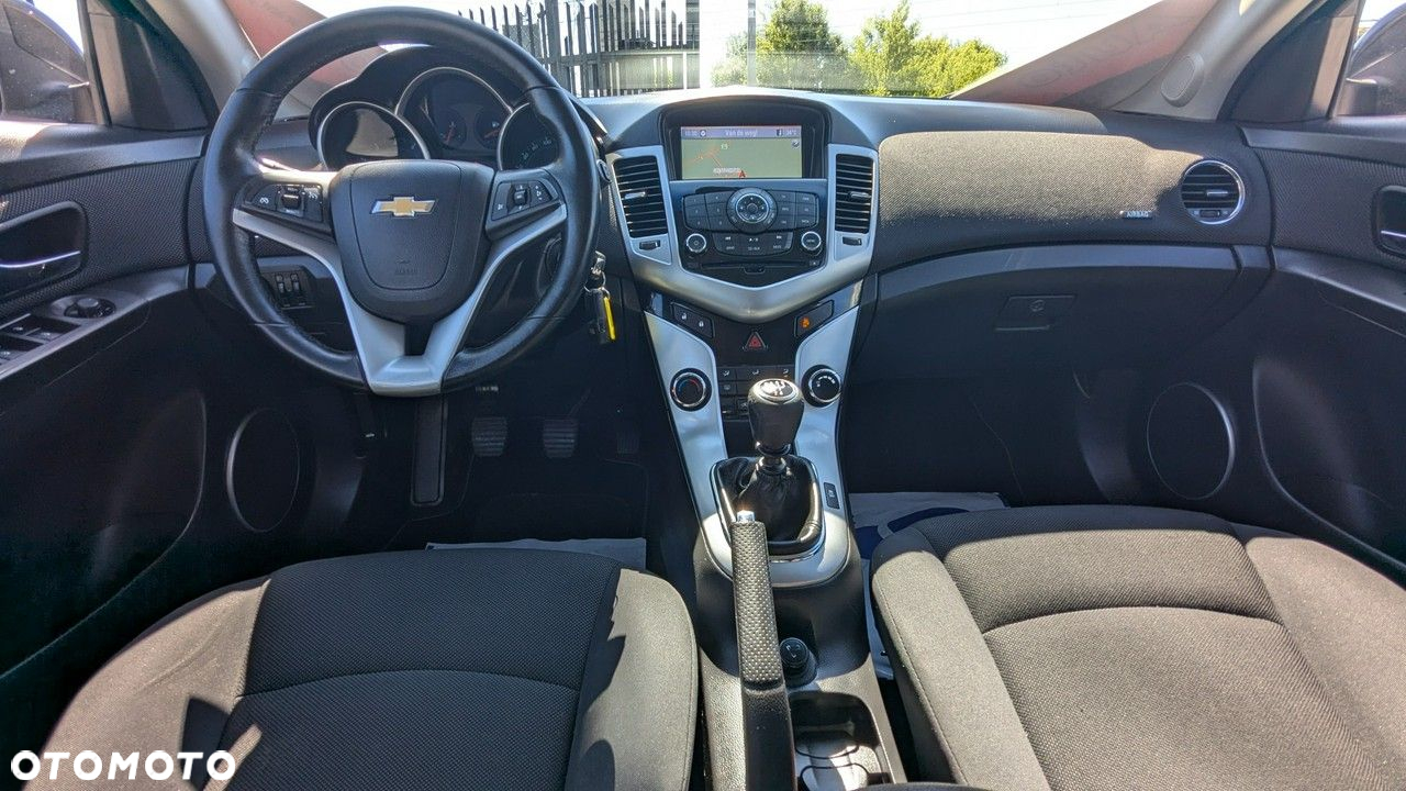 Chevrolet Cruze - 23