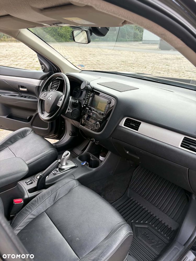 Mitsubishi Outlander 2.0 4WD - 24