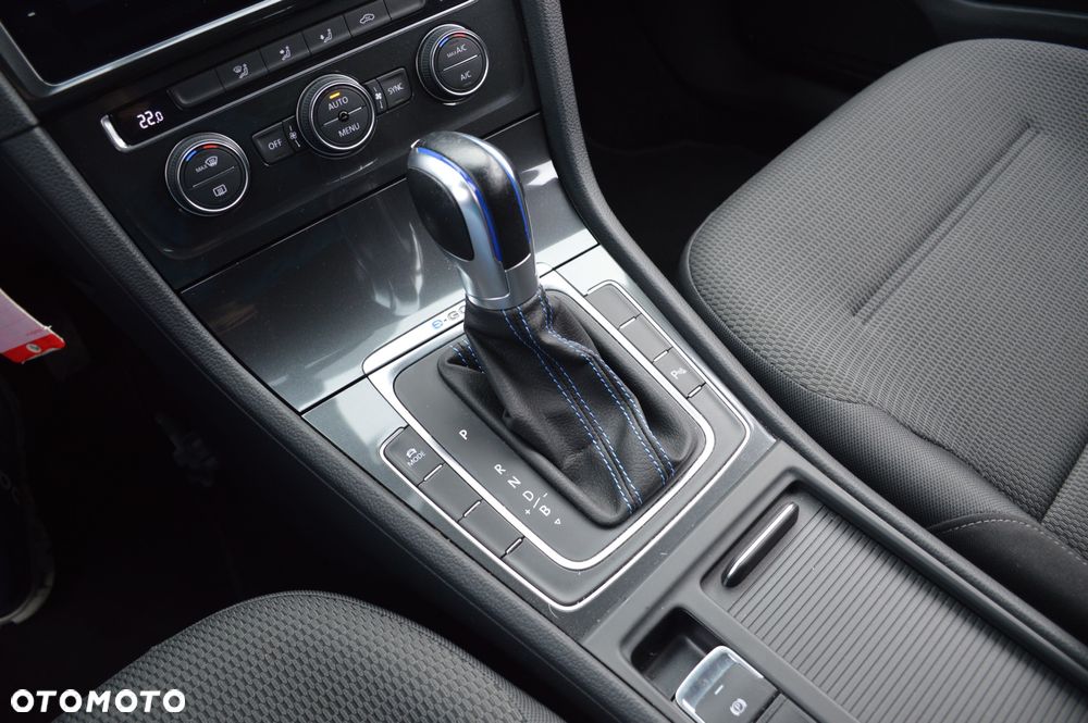 Volkswagen Golf e-Golf - 15