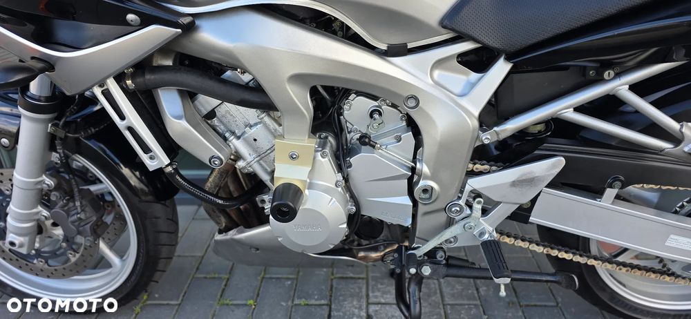Yamaha FZ6 - 30