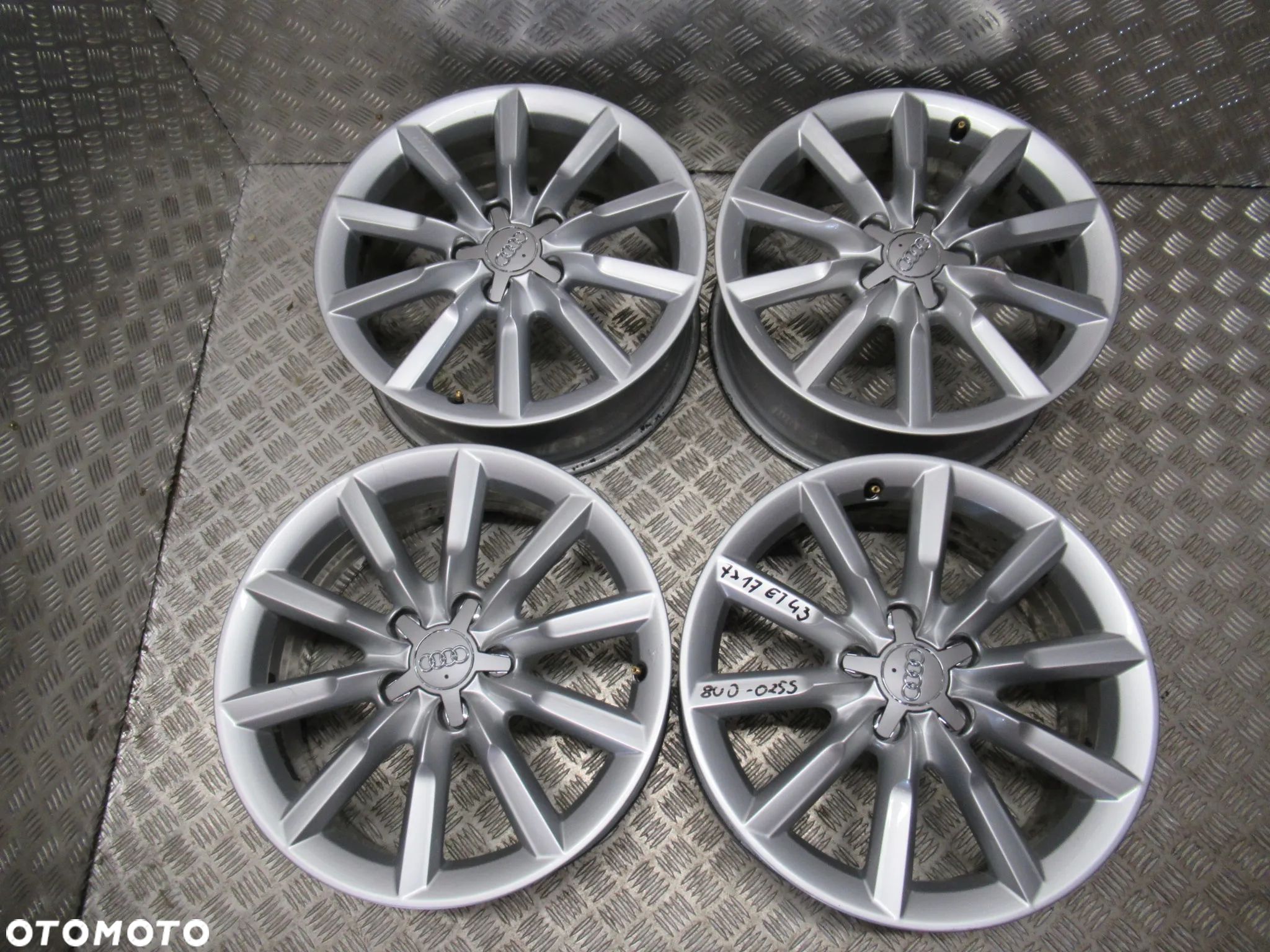Felgi Audi Q3 A3 A4 7Jx17 et43 5x112 8U0 - 1