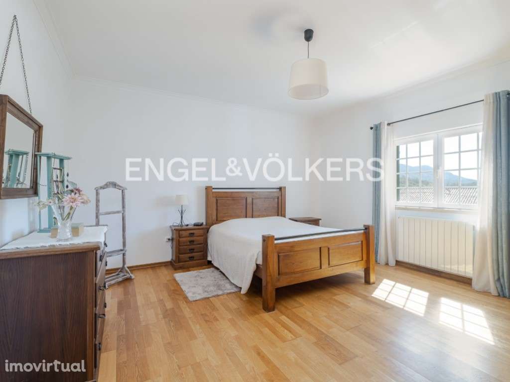 Moradia T5 com piscina e vista verde em Aldeia Grande - Grande imagem: 4/33