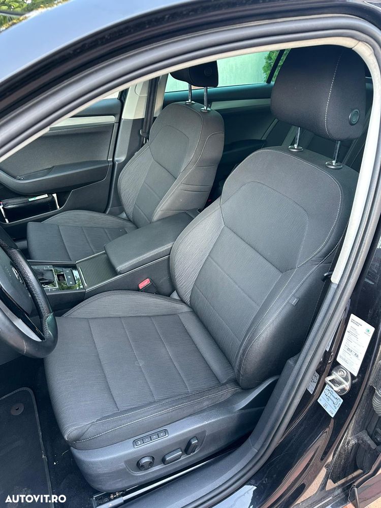 Skoda Superb 2.0 TDI DSG Sportline - 8