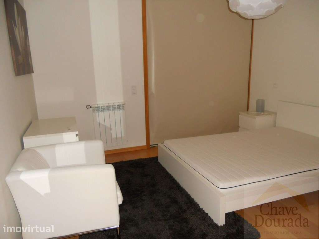 Arrenda-se T1 duplex na Solum, como novo, completamente equipado e ... - Grande imagem: 3/15