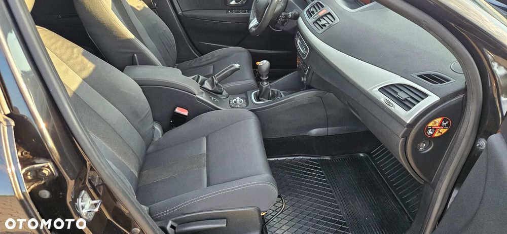 Renault Megane TCe 180 Dynamique - 17