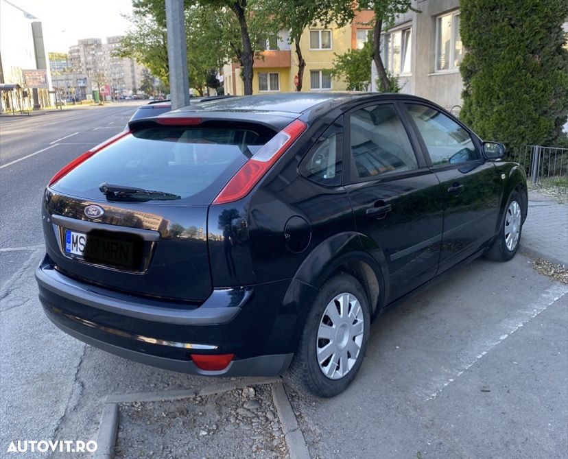 Ford Focus 1.6 Ambiente - 2