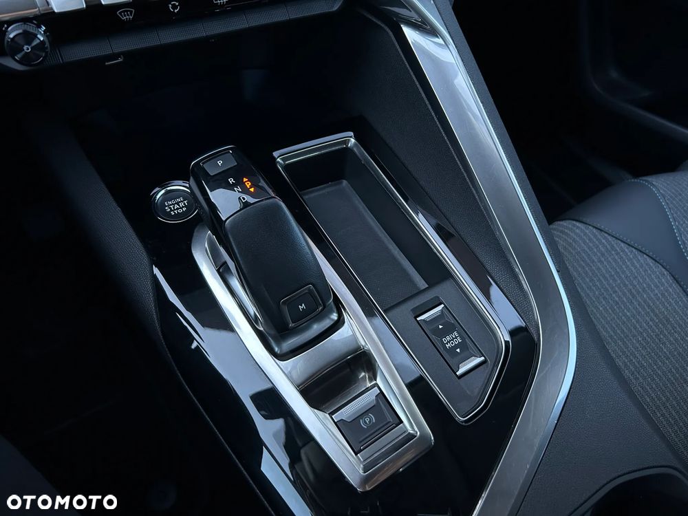 Peugeot 3008 1.5 BlueHDi Allure Pack S&S EAT8 - 31