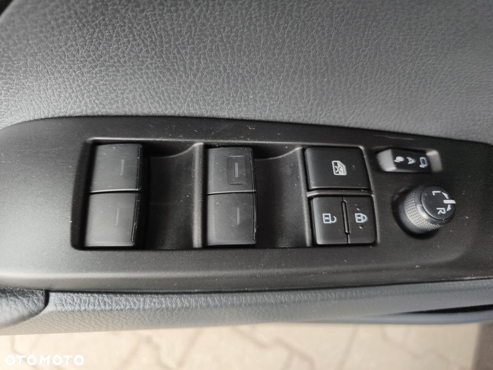 Toyota Camry 2.5 Hybrid Comfort CVT - 18