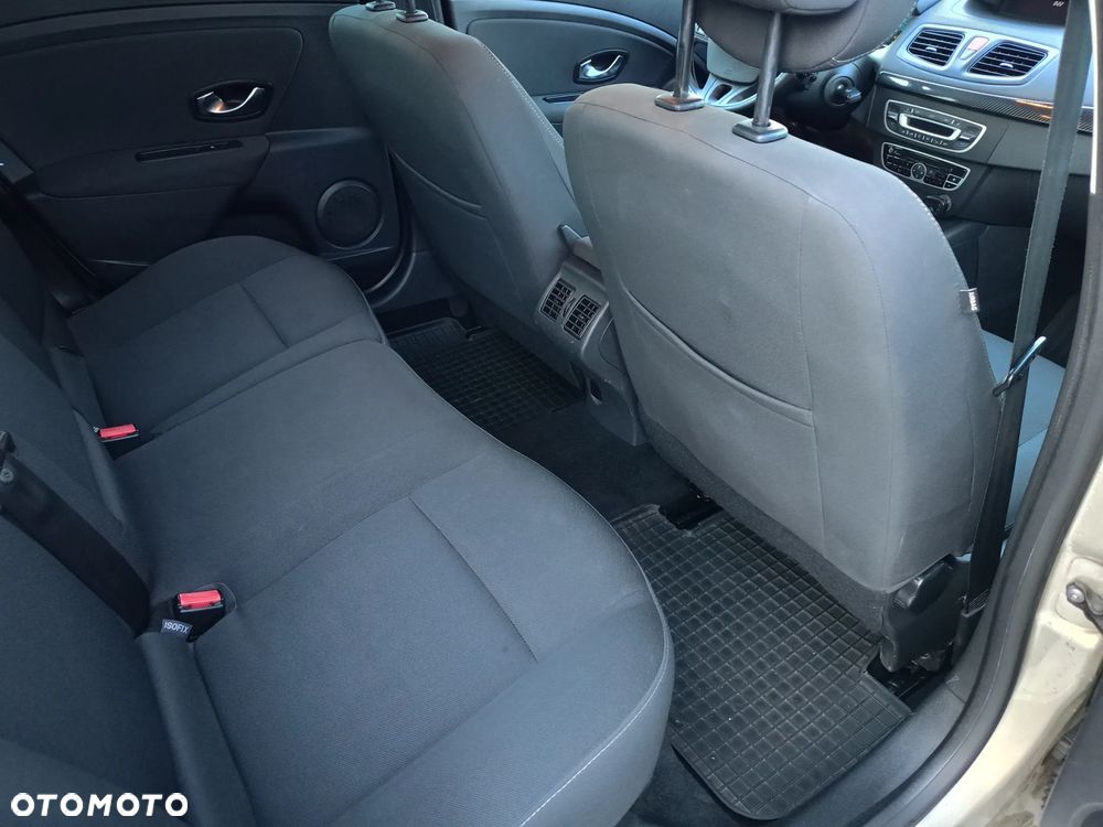 Renault Fluence 1.6 16V Privilege - 9