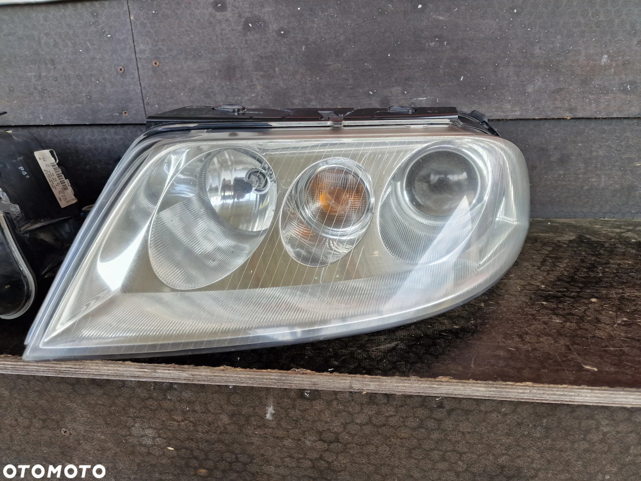 LAMPA PRZÓD PRAWA LEWA VW PASSAT B5 Lift Xenon 3B7 - 3