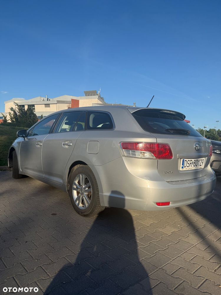 Toyota Avensis 2.0 D-4D Luna - 6