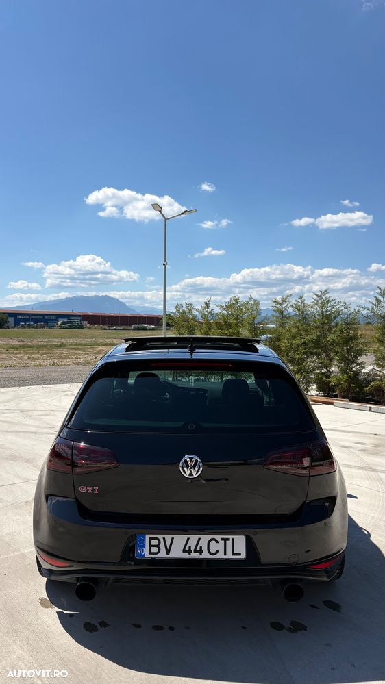 Volkswagen Golf - 4