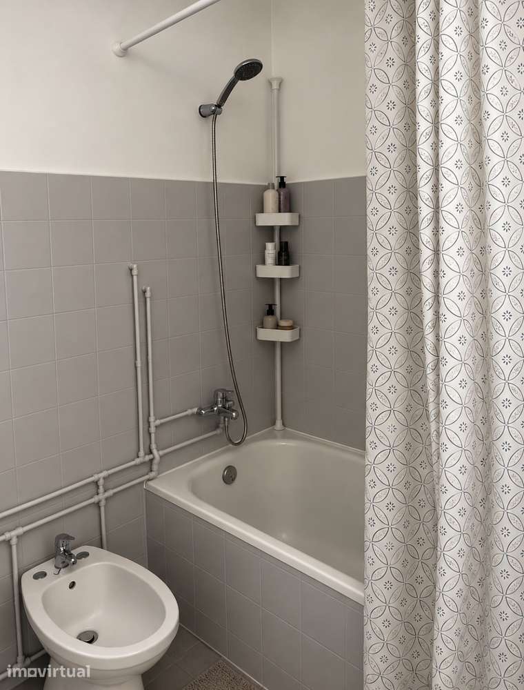 Um quarto num apartamento partilhado para 4 pessoas - Grande imagem: 2/9