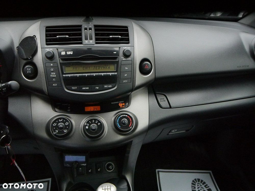 Toyota RAV4 2.2 D-4D 4x4 Sol - 22