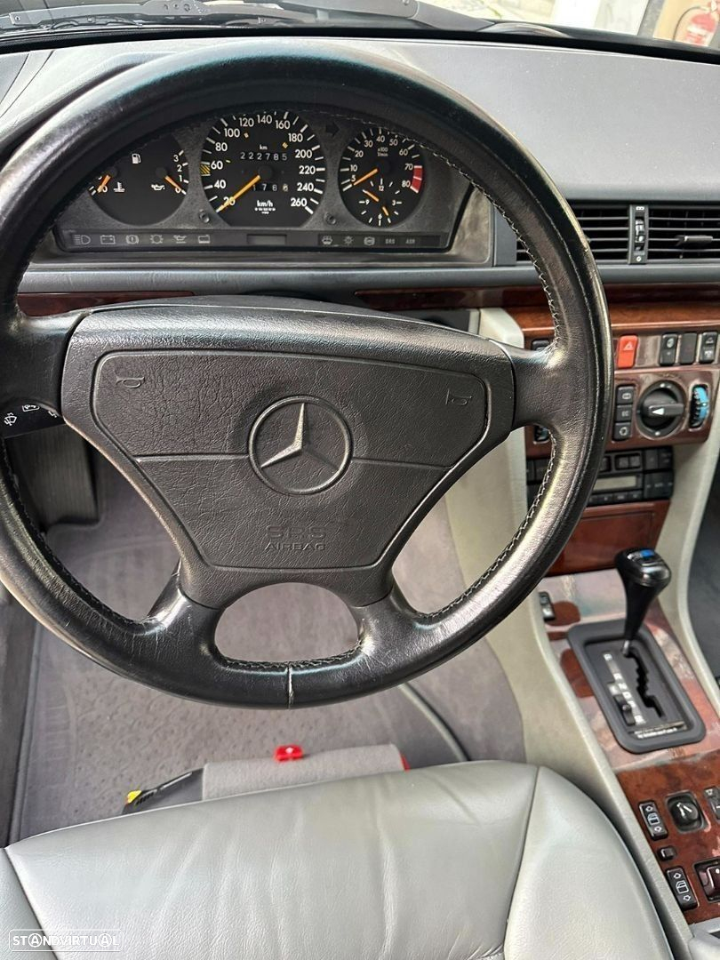 Mercedes-Benz 300 - 13