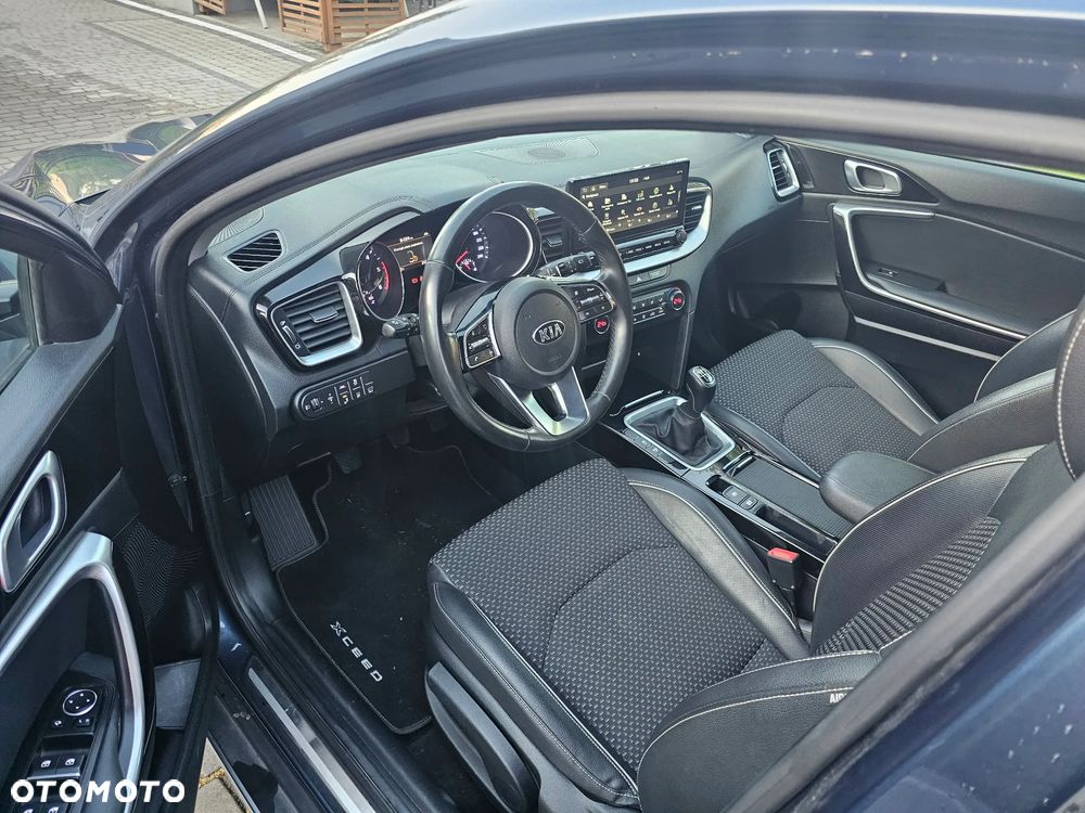 Kia XCeed 1.6 CRDi EDITION 7 - 32