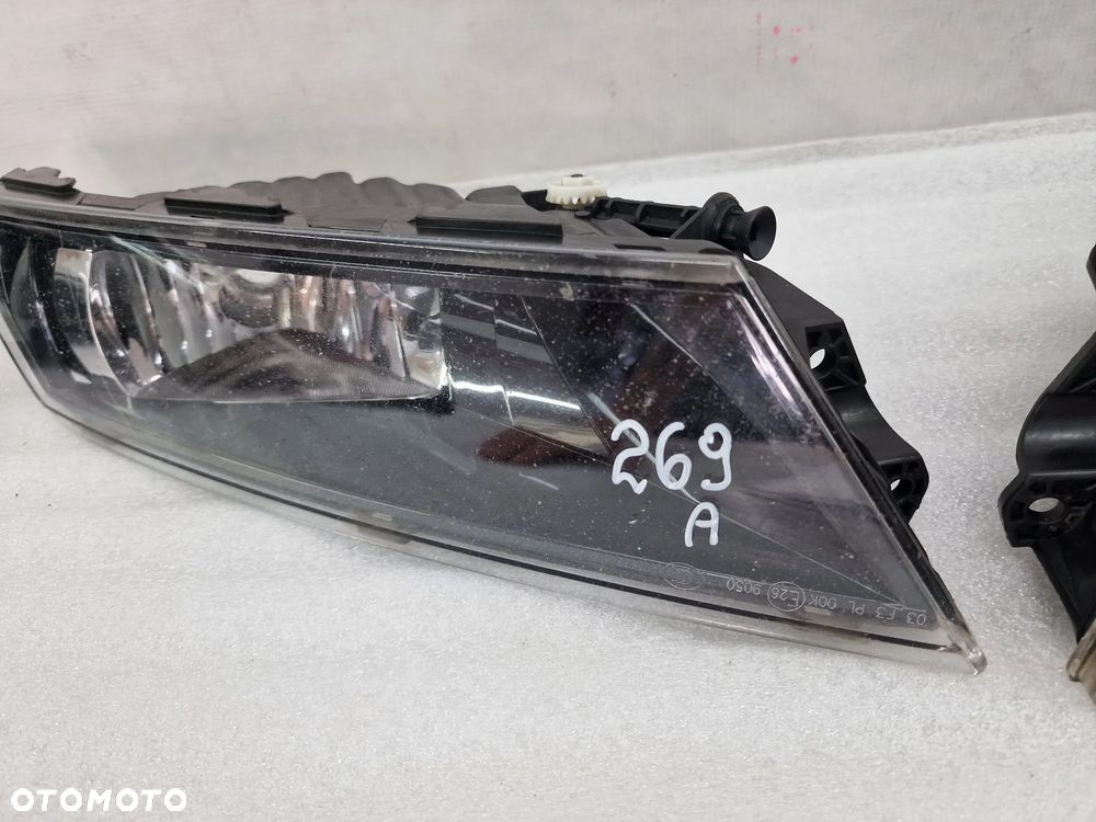 SKODA SUPERB 3 III 3V0 14- LEWY / PRAWY HALOGEN , NR 3V0941699A / 3V0941700A , NR AUKCJI H269 - 2
