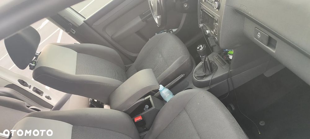 Volkswagen Caddy Highline Mixt - 8