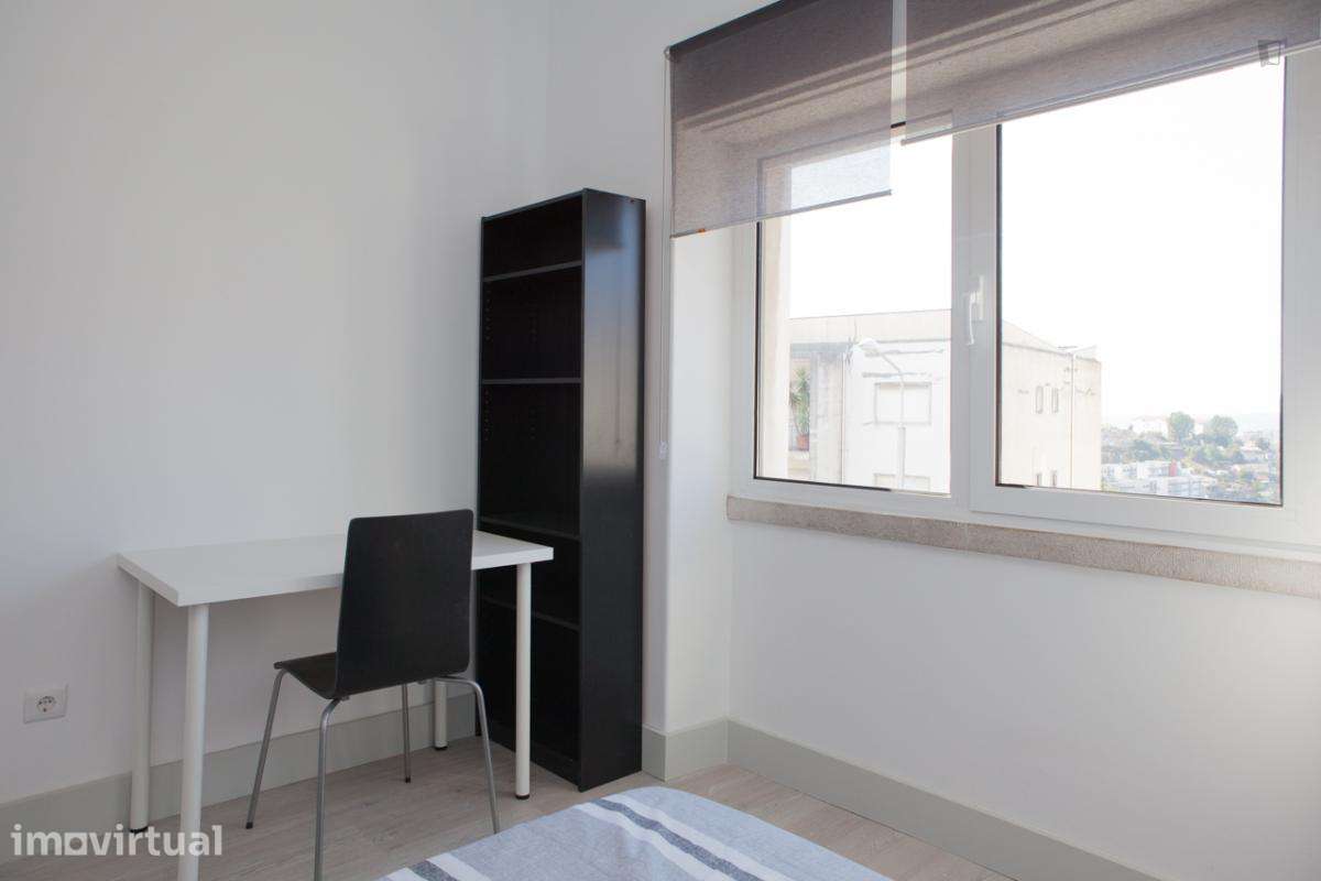 Quarto - localizado em Montes Claros Coimbra - Grande imagem: 3/28