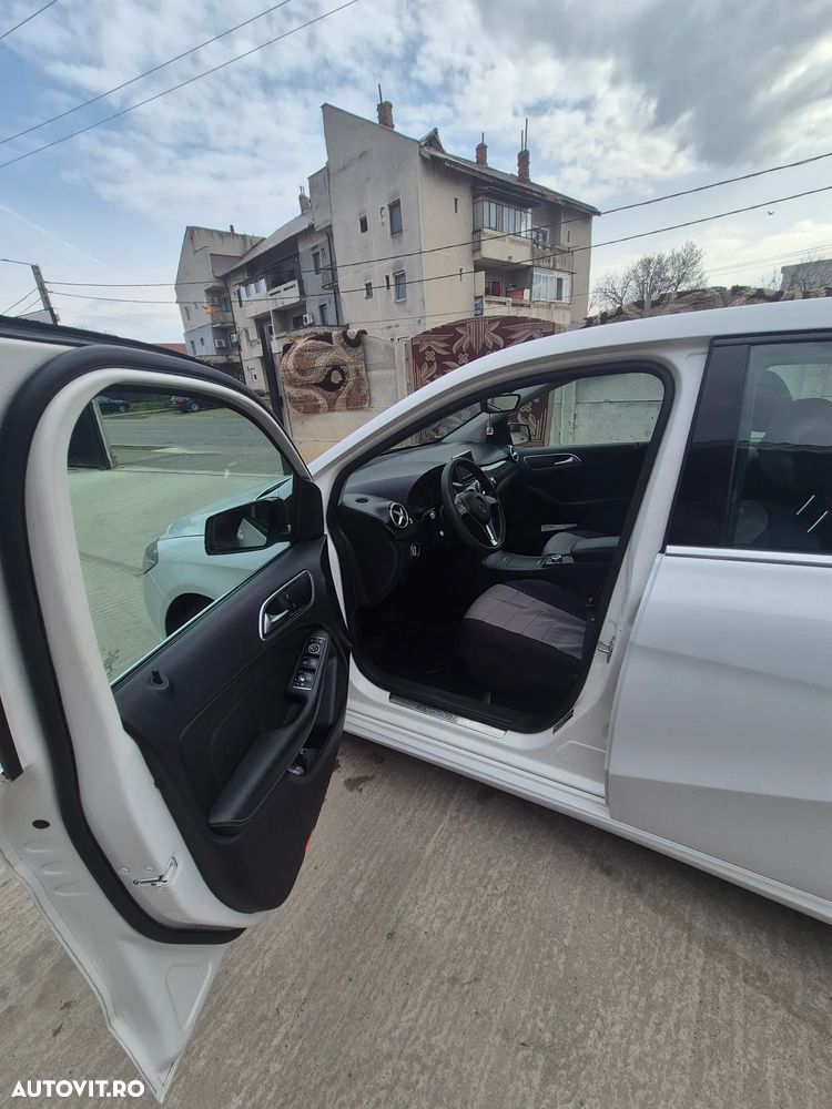 Mercedes-Benz B 180 - 6