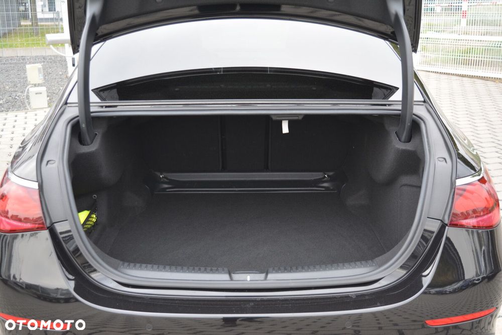 Mercedes-Benz Klasa E - 28