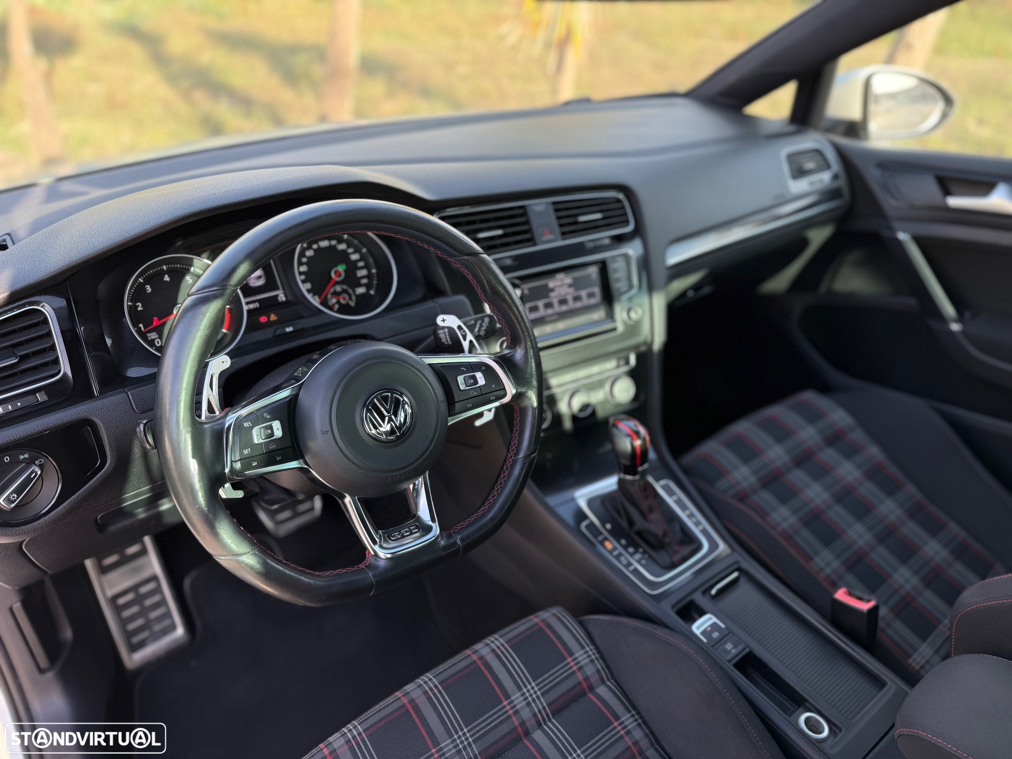 VW Golf 2.0 TSi GTi DSG Performance - 13