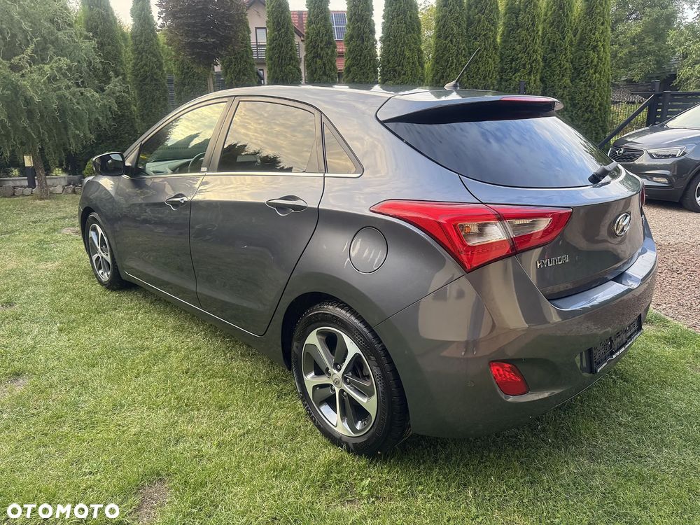 Hyundai i30 blue 1.4 Passion - 5