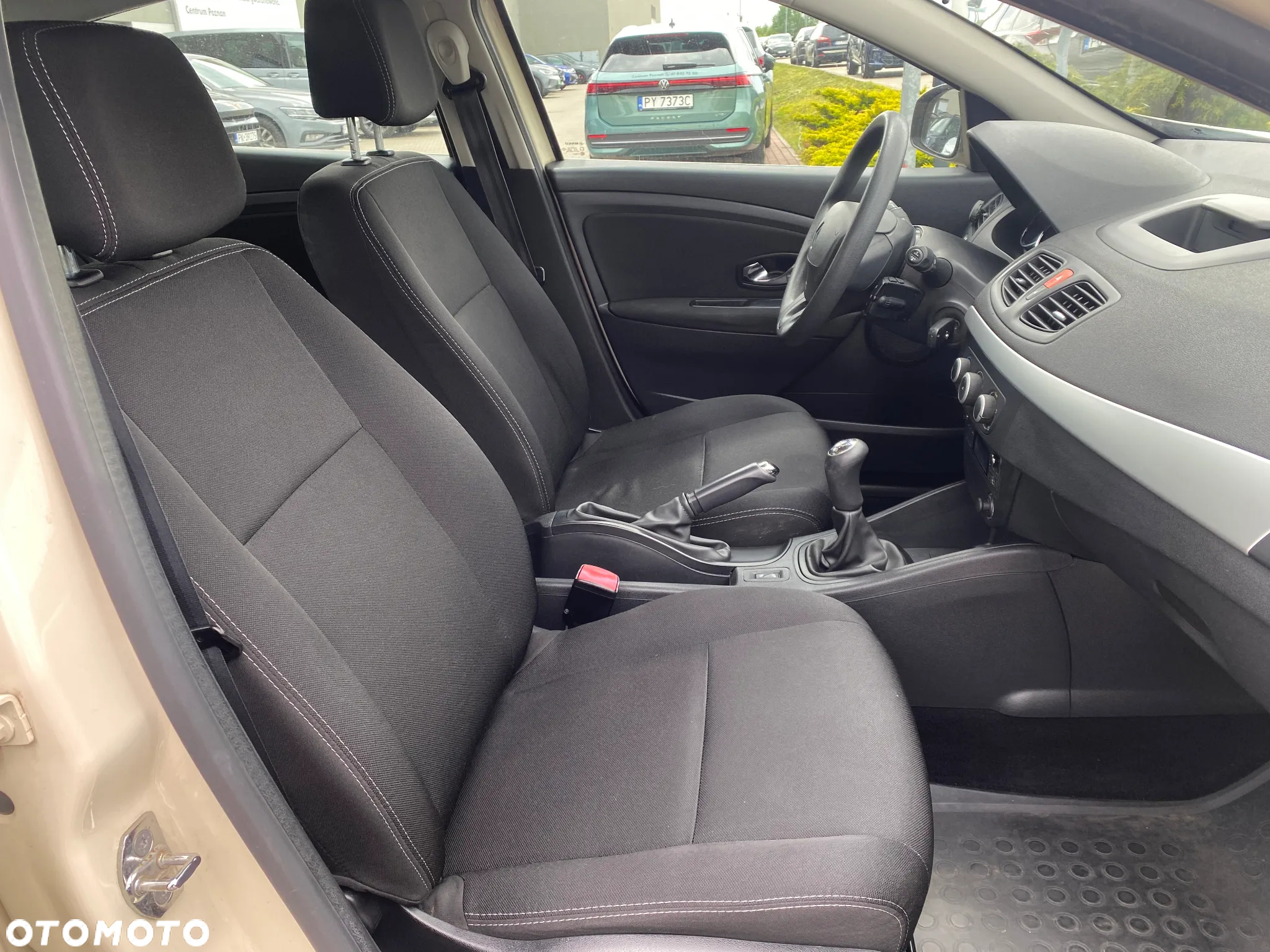 Renault Fluence 1.6 16V Dynamique - 6