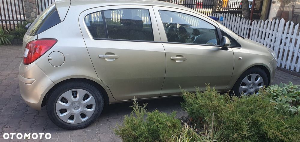 Opel Corsa 1.4 16V Sport - 1