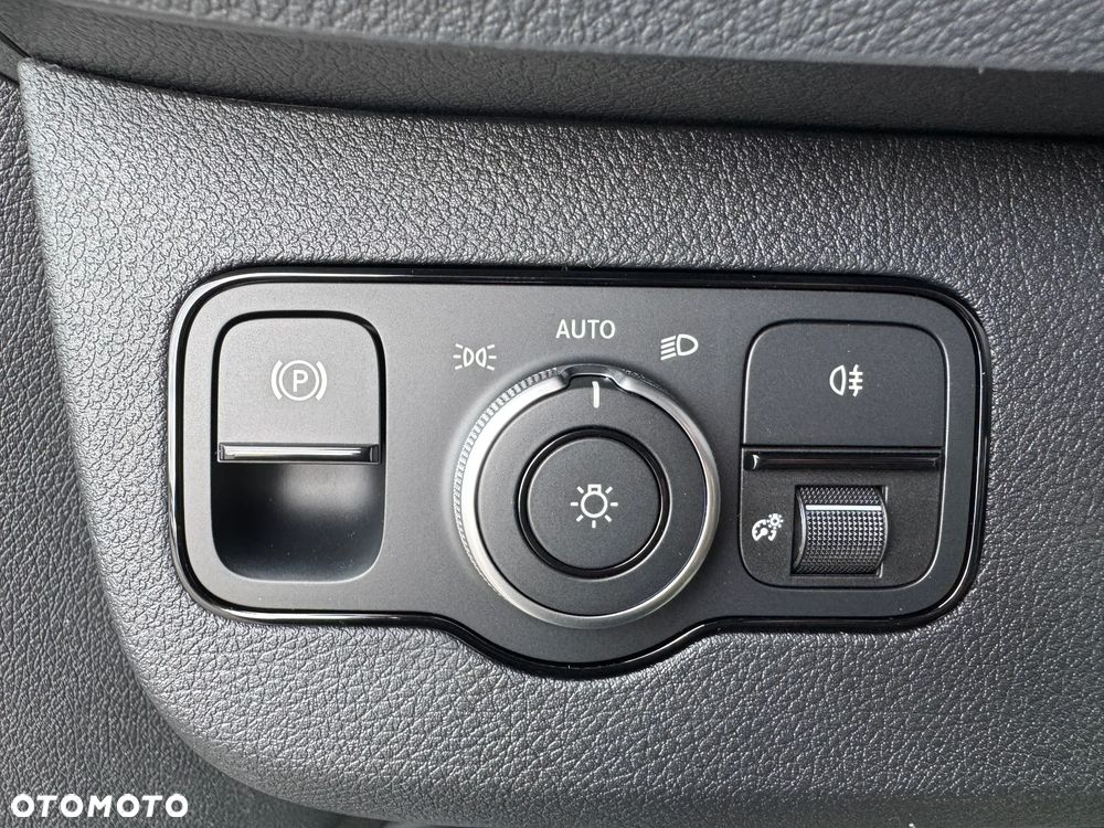 Mercedes-Benz Sprinter - 30