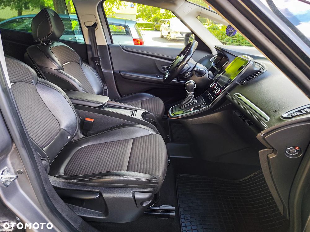 Renault Scenic 1.5 dCi Privilege EDC - 8
