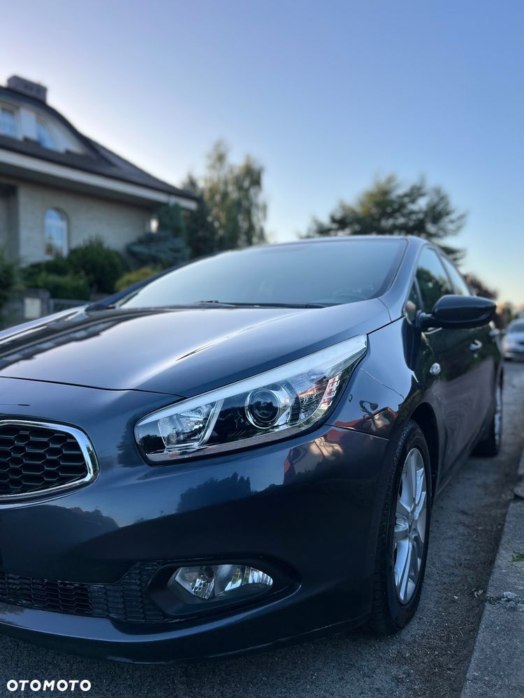 Kia Ceed 1.4 CVVT Dream Team Edition - 11