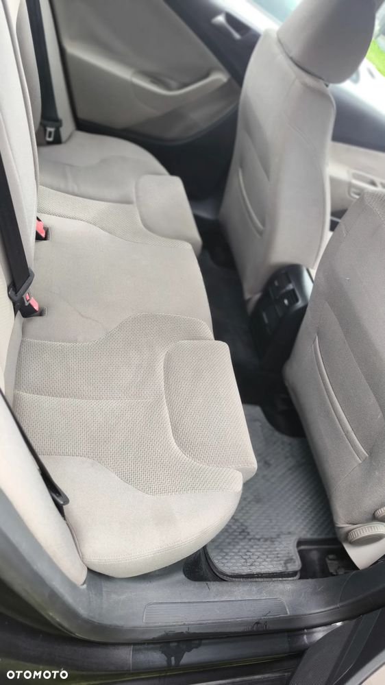 Volkswagen Passat 2.0 TDI DPF Comfortline - 12