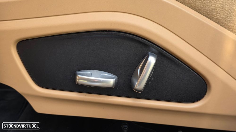 Porsche Panamera Sport Turismo 4 E-Hybrid Platinum Edition - 18