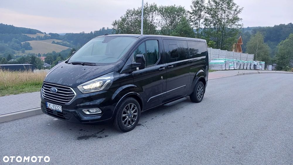 Ford Tourneo Custom - 1