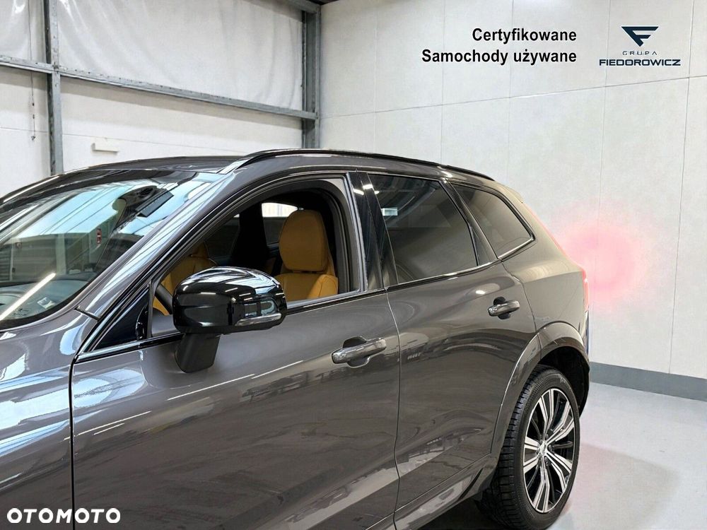 Volvo XC 60 B4 D AWD Plus Dark - 11