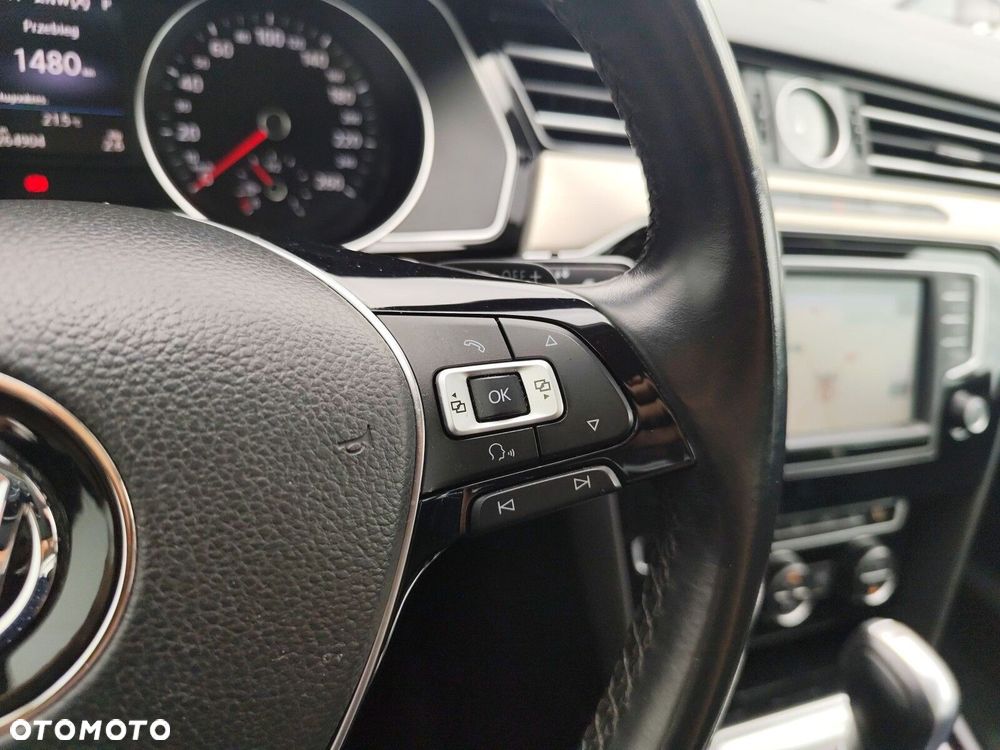 Volkswagen Passat - 21