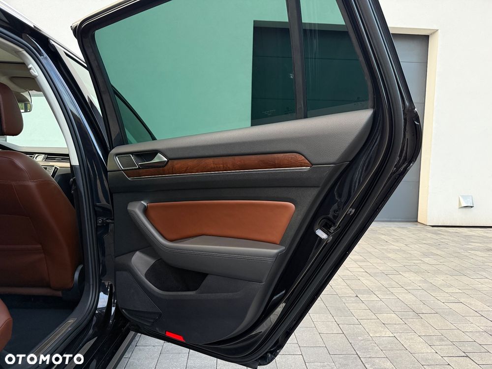 Volkswagen Passat 2.0 TDI Bi-Turbo BMT 4Mot Highline DSG - 36