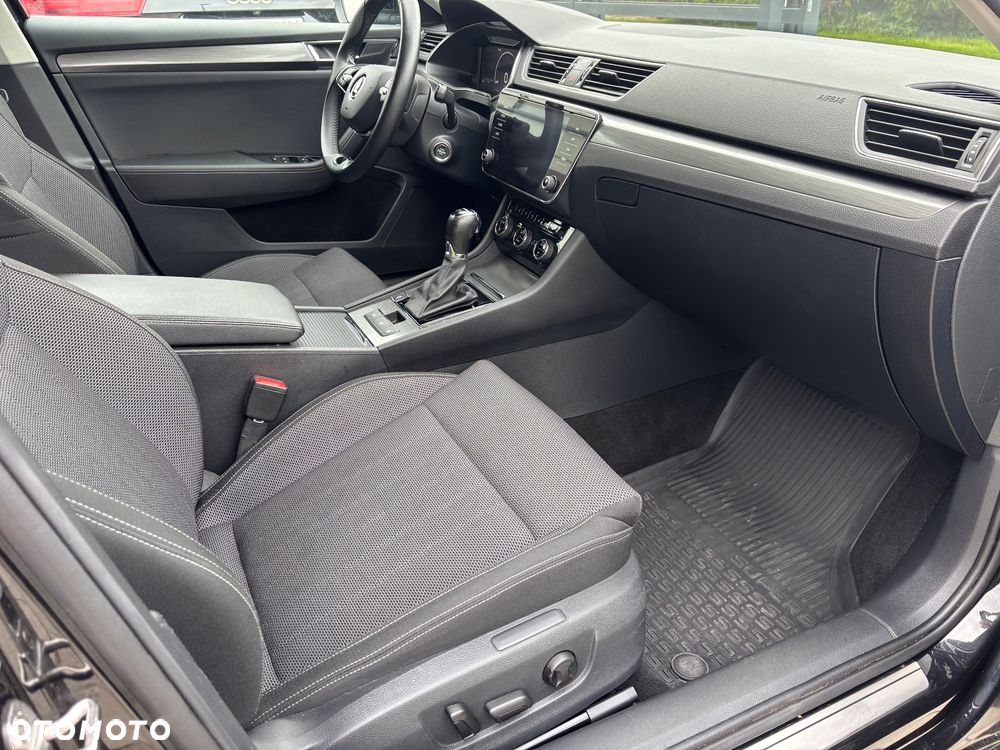 Skoda Superb 2.0 TDI SCR Style DSG - 34