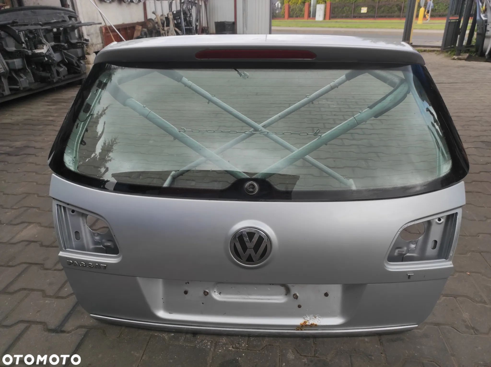 KLAPA BAGAŻNIKA SZYBA KLAPY TYLNA VW PASSAT B6 LA7W SREBRNA WYSYŁKA !!! - 1